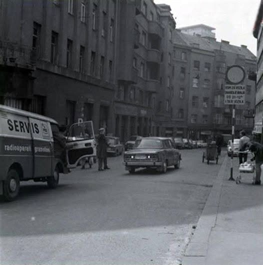 Pod Zidom 1980. godine